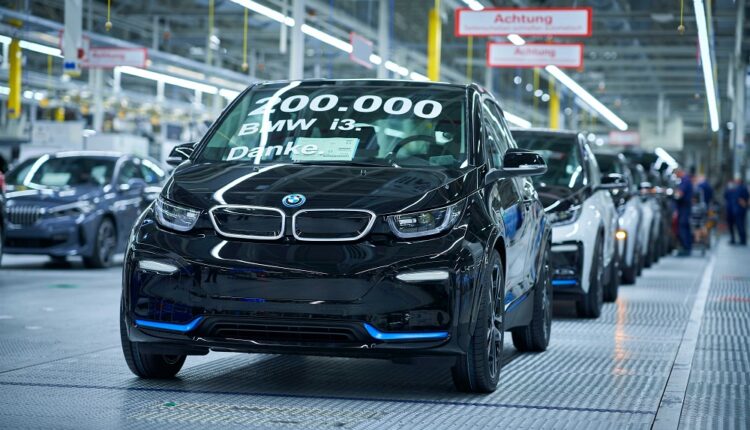 elektrikli-mobilitenin-oncu-modeli-bmw-i3-200-bininci-kez-banttan-indi